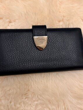 Gucci Black Pebbled Leather Crest Clasp Continental Long Wallet